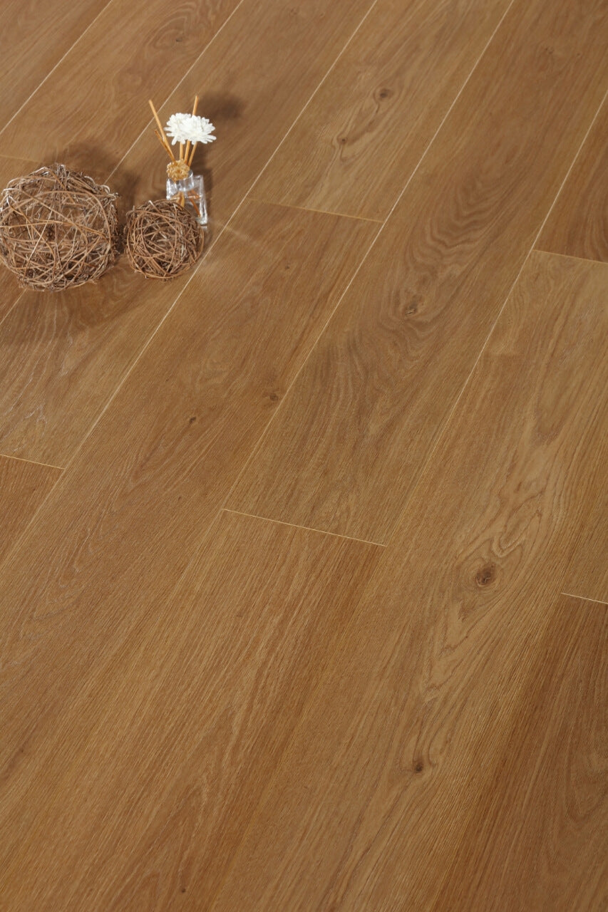 12mm 1.897sqm Amber Oak Standard Laminate Flooring 158